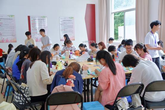 心文化守護心靈，放飛夢想——5?25趣味心理游園活動紀實